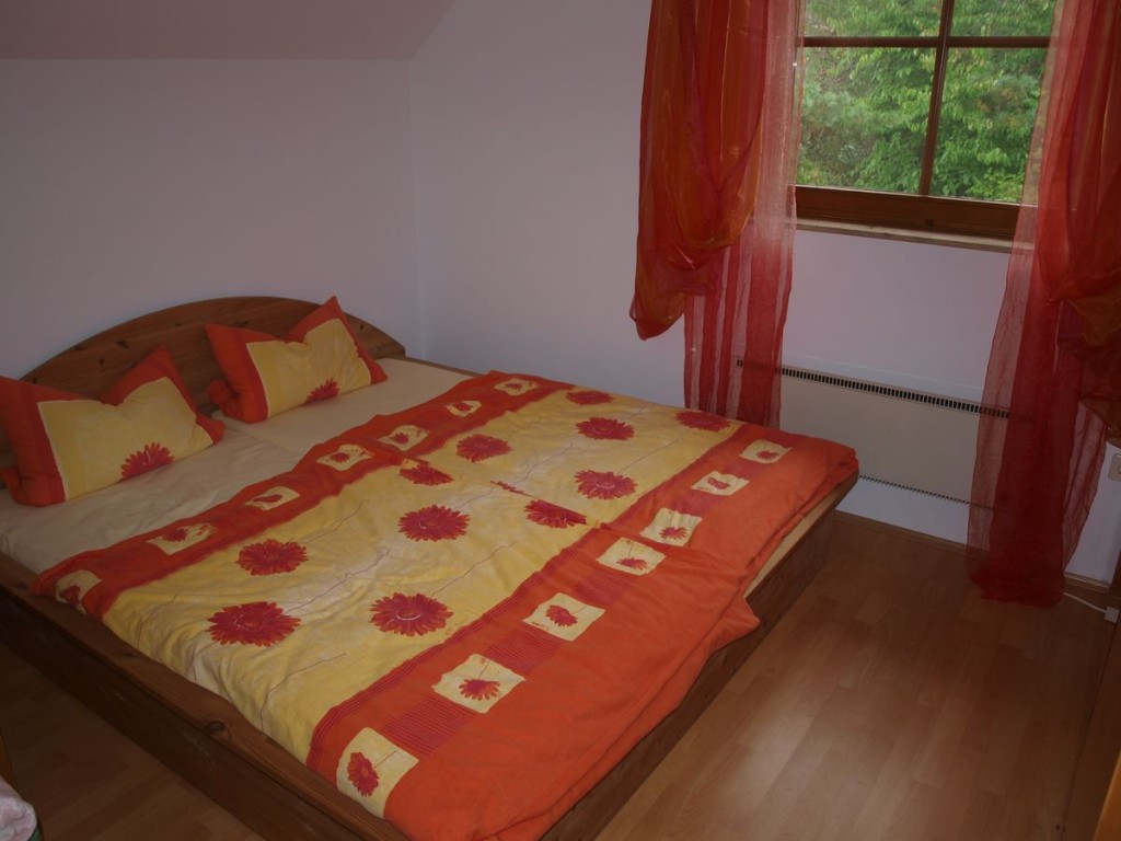 Schlafzimmer 2